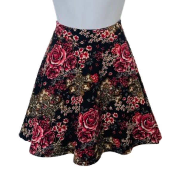 Forever 21 Black Floral Skater Skirt - Picture 1 of 4